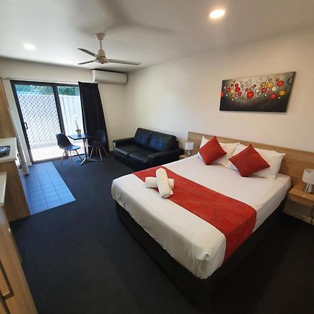 Abode37 Motel Емералд Екстер'єр фото